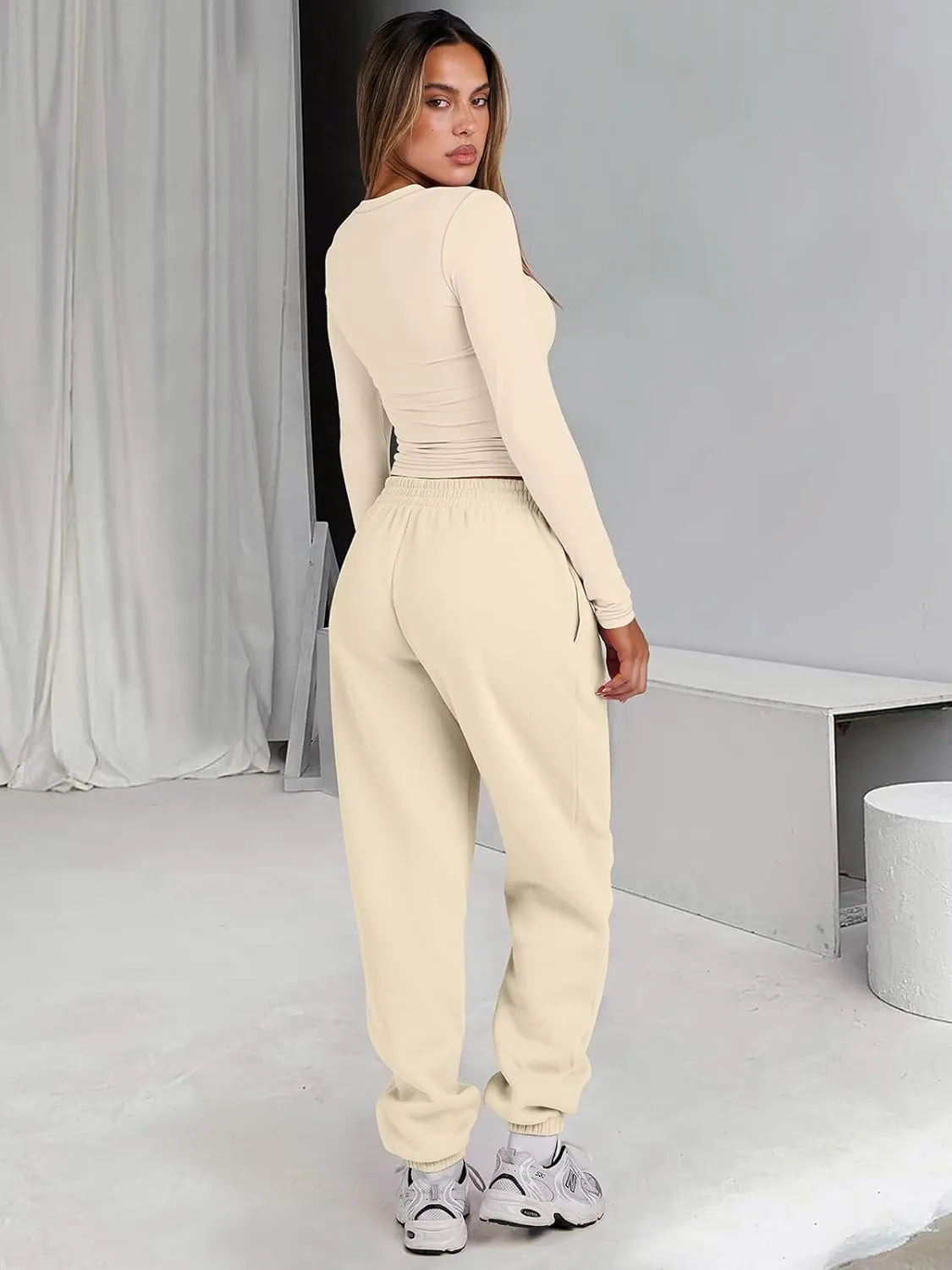 ANRABESS Womens 2 Piece Sweatsuits Long Sleeve Tight Shirt Tops Joggers Fleece Sweatpants Sets 2024 Fall Sweat Lounge Outfits