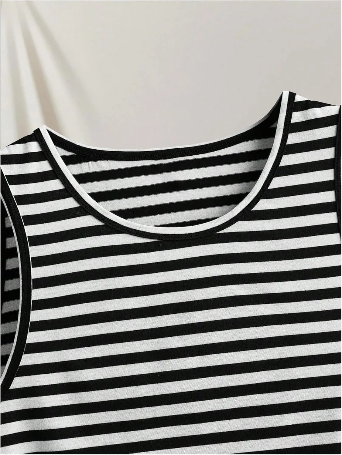 OYOANGLE Men's 3 Pack Tank Tops Crew Neck Sleeveless Athletic Shirts Summer Undershirts