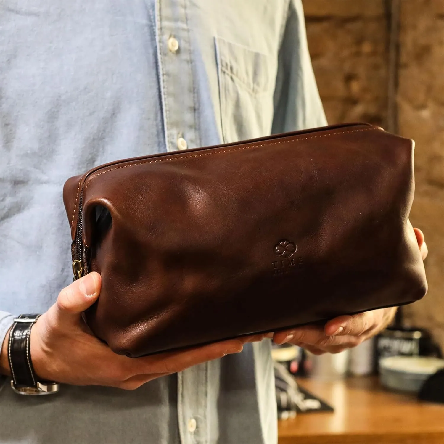 Time Resistance Leather Toiletry Bag Cosmetic Case Italian Classy Dopp Kit