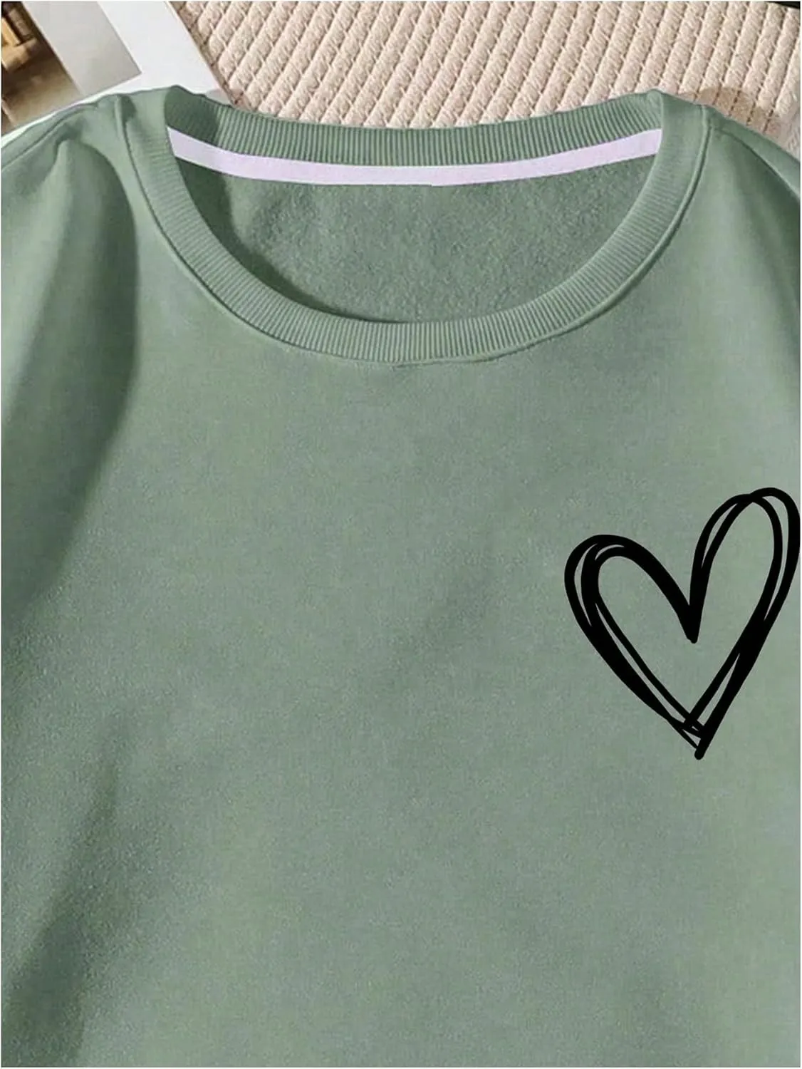 Women's Oversized Graphic Sweatshirt Drop Shoulder Long Sleeve Crewneck Pullover Tops