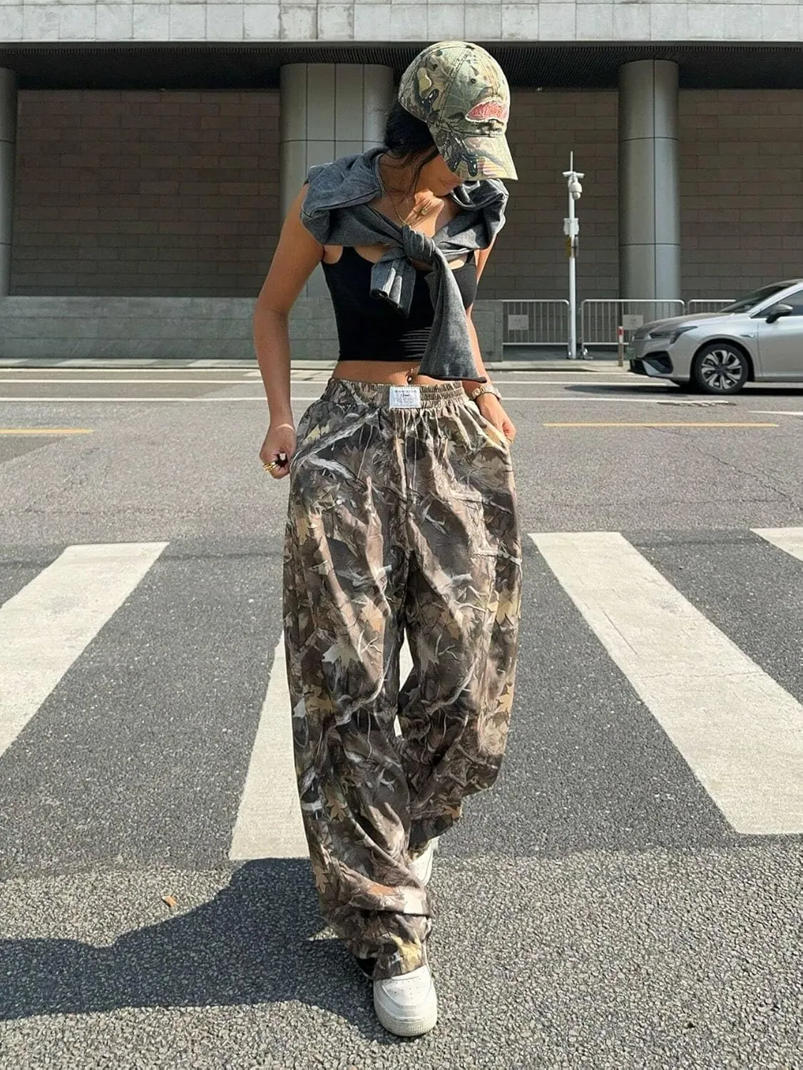 ZAFUL Women's Camo Cargo Pants Y2K Elastic High Waisted Wide Leg Casual Straight Pants Joggers Sweatpants with Patch Detail