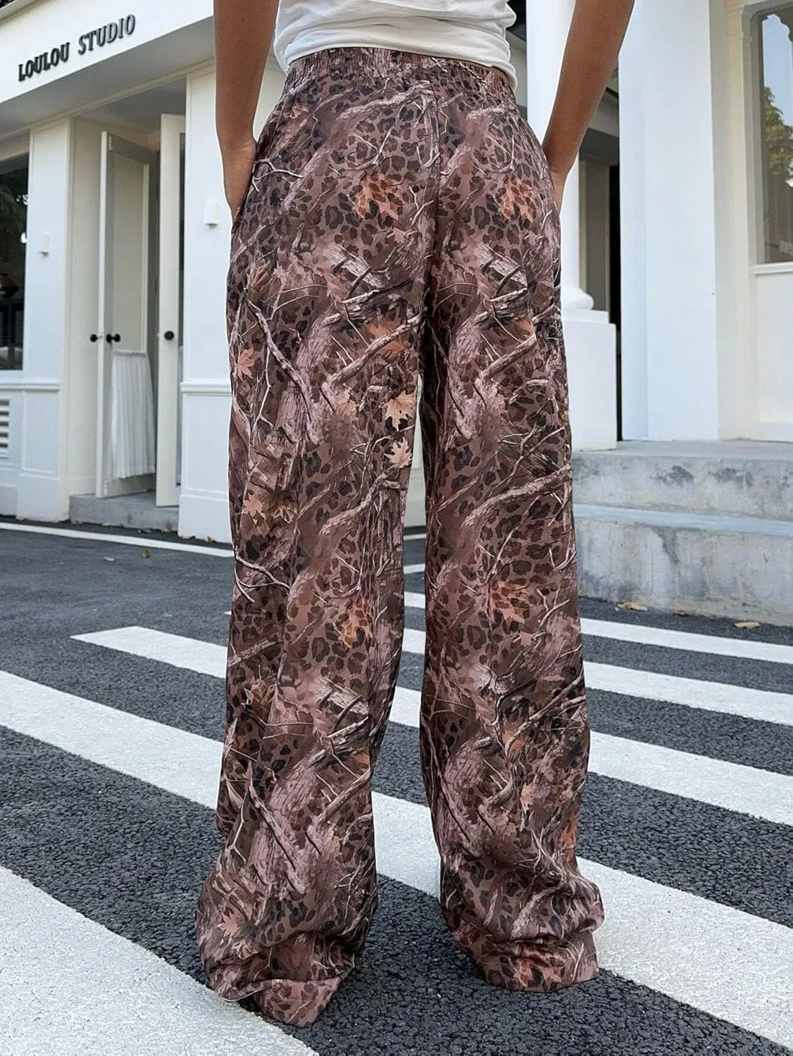 ZAFUL Women's Camo Cargo Pants Y2K Elastic High Waisted Wide Leg Casual Straight Pants Joggers Sweatpants with Patch Detail