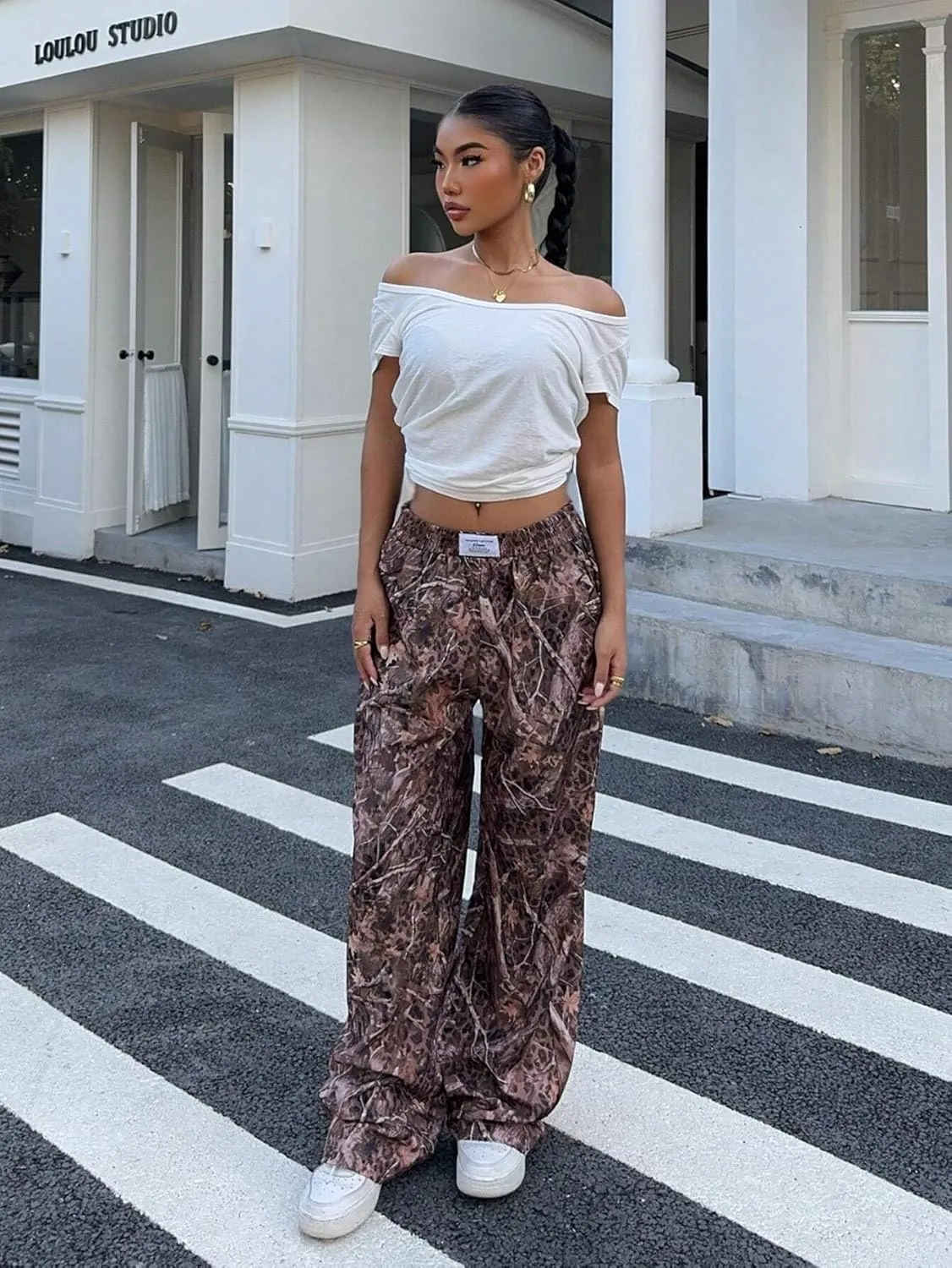 ZAFUL Women's Camo Cargo Pants Y2K Elastic High Waisted Wide Leg Casual Straight Pants Joggers Sweatpants with Patch Detail